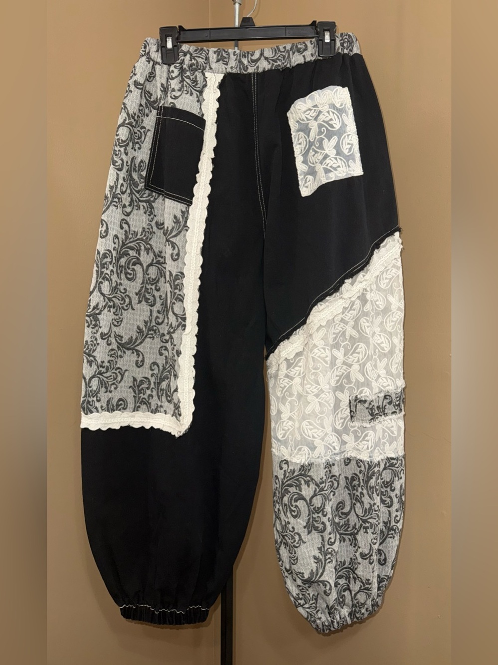 NWOT POL PATCHWORK BOHEMIAN PANTS. Size Large. - Picture 7 of 12